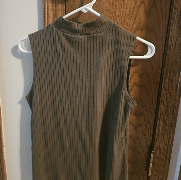 High neck top - Picture 2 of 2